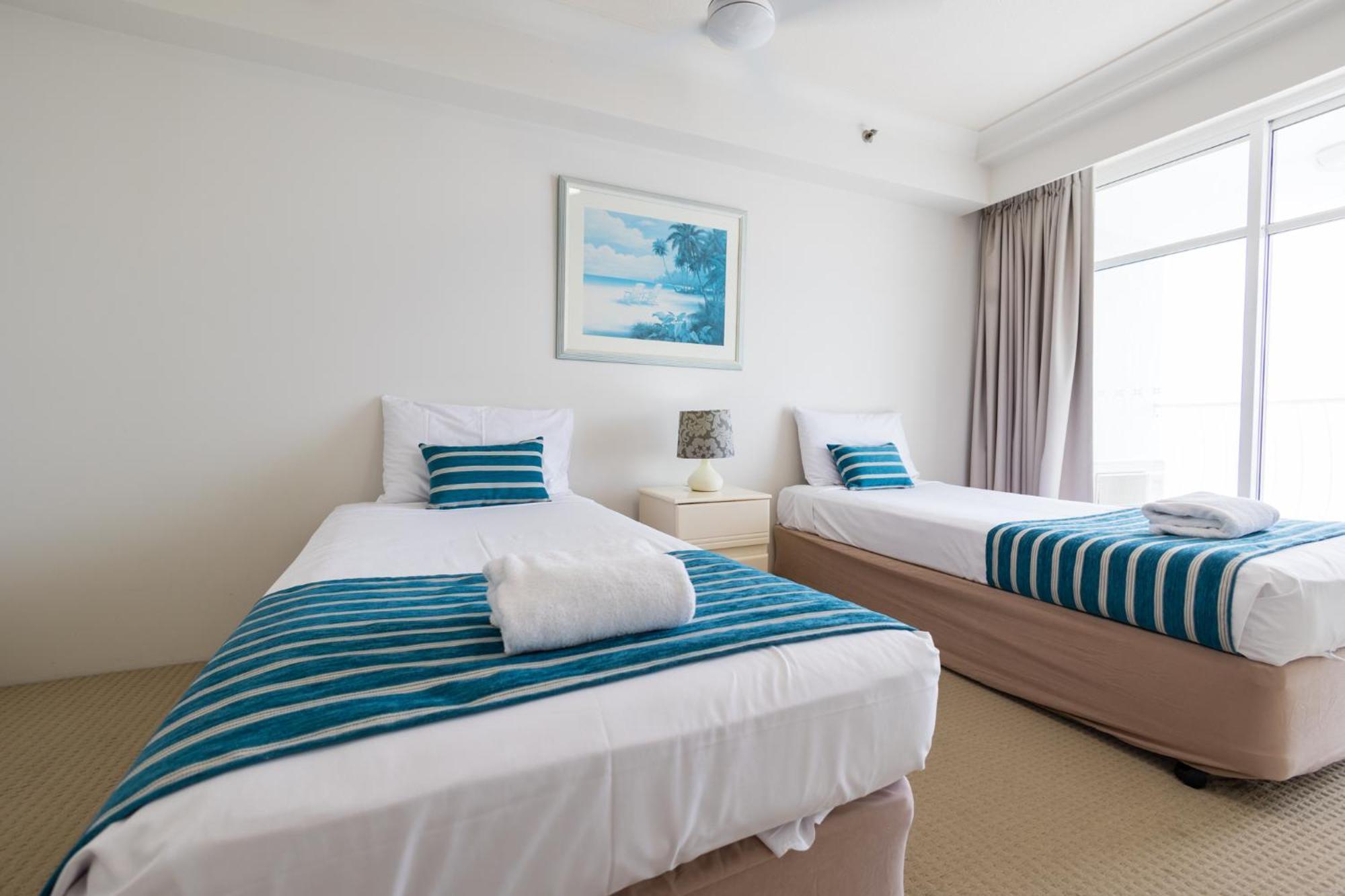 Burleigh Surf Apartments Гоулд Коуст Екстериор снимка
