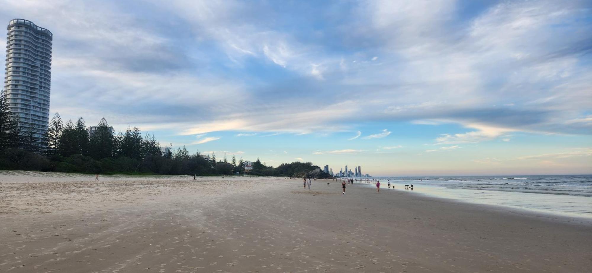 Burleigh Surf Apartments Гоулд Коуст Екстериор снимка