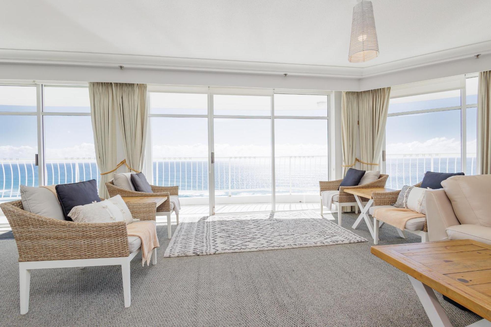 Burleigh Surf Apartments Гоулд Коуст Екстериор снимка