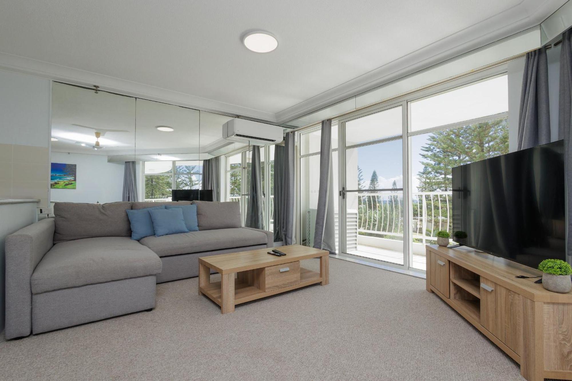 Burleigh Surf Apartments Гоулд Коуст Екстериор снимка